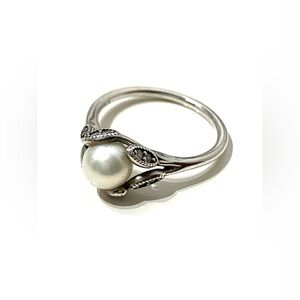 Pandora 925 Silver Luminous Leaves Pearl Ring